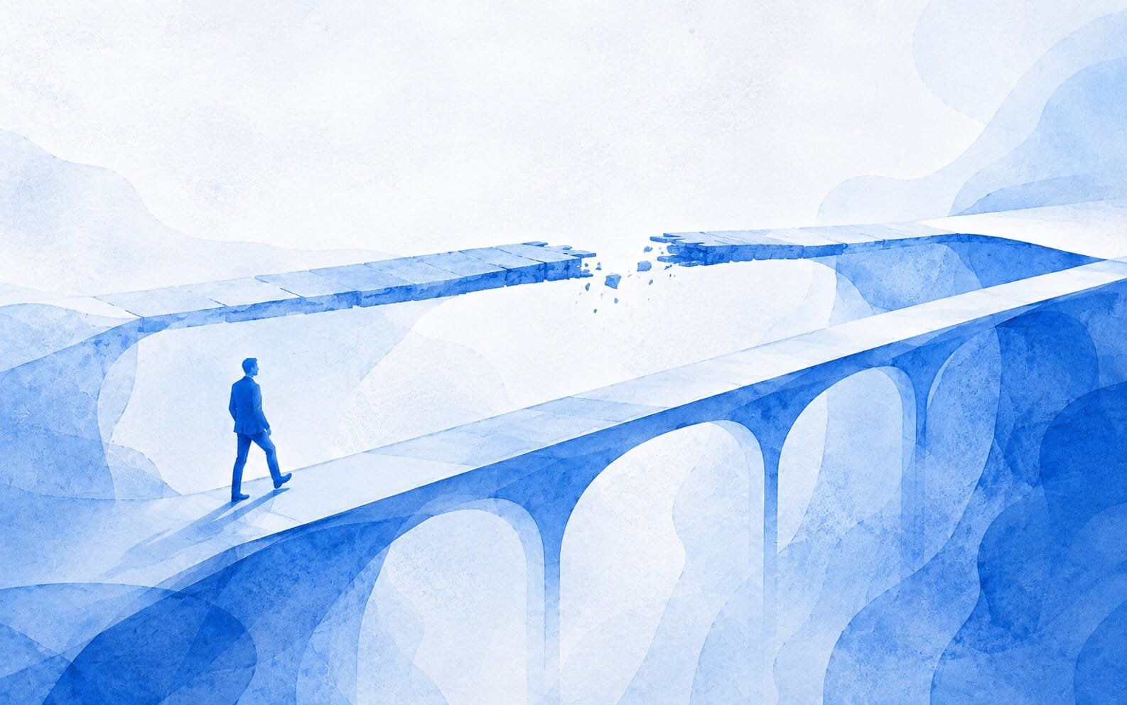 Aquarellartige Illustration in Blautönen: ein Mann im Anzug geht über eine Brücke, die vor ihm eine Lücke mit herausbrechenden Steinen aufweist; Symbol für ein riskantes, unsicheres Vorgehen.